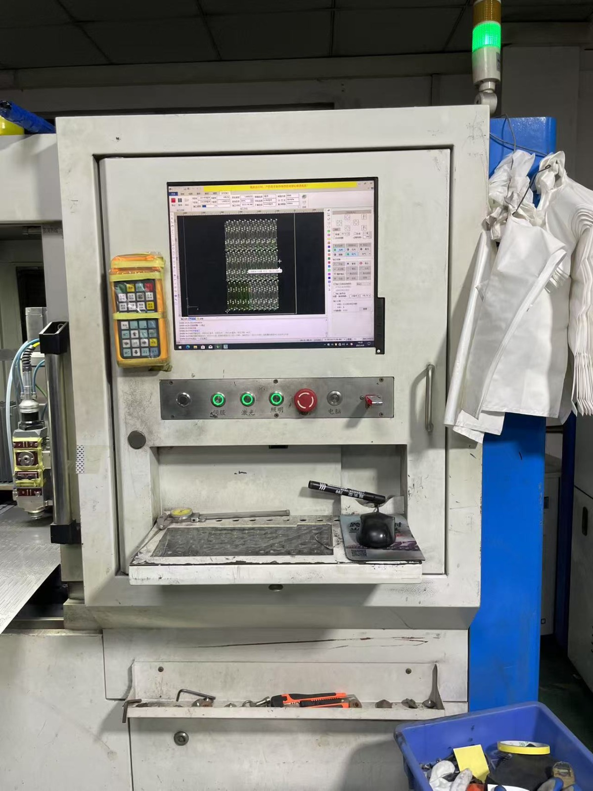 激光視覺精密切割機 (1000W) - 精密加工部